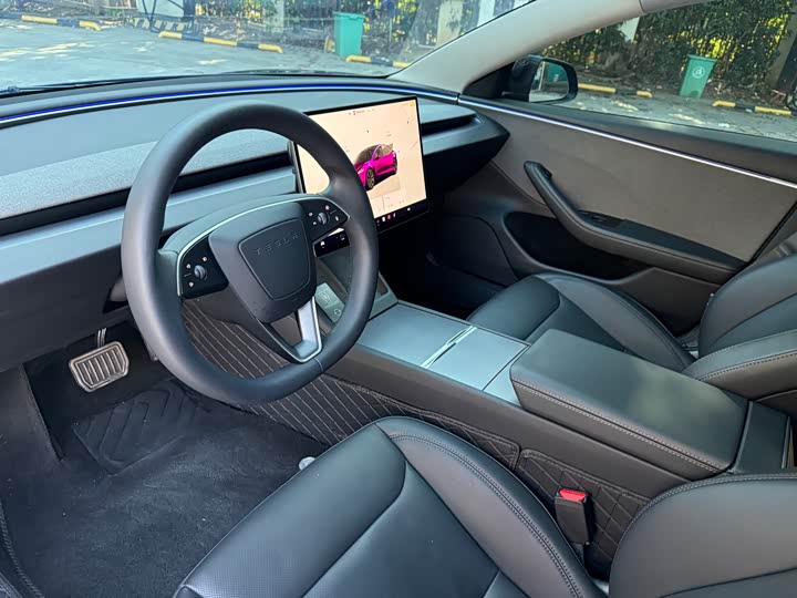 Фото 4 - Tesla Model 3