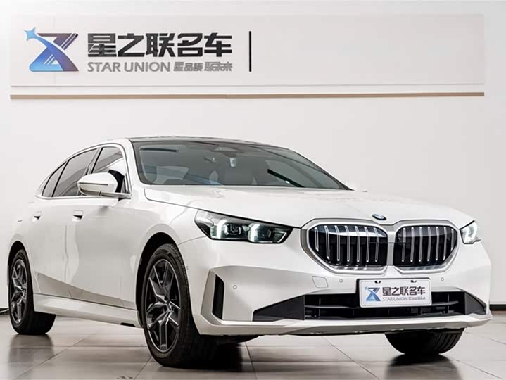 Фото 5 - BMW 5 Series