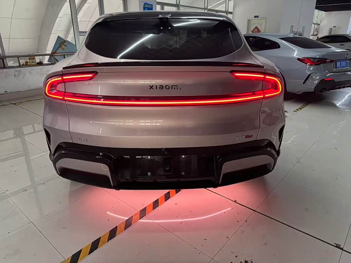 Фото 2 - Xiaomi YU7