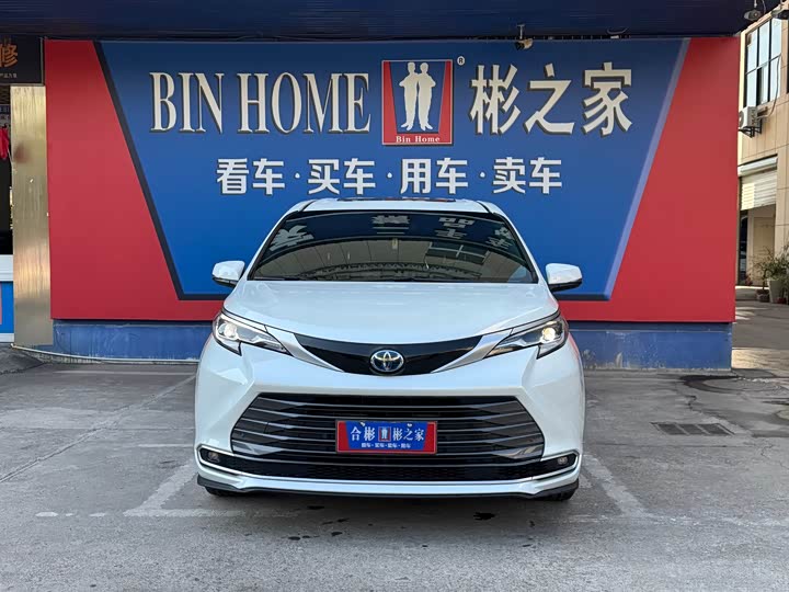 Фото 2 - Toyota Sienna