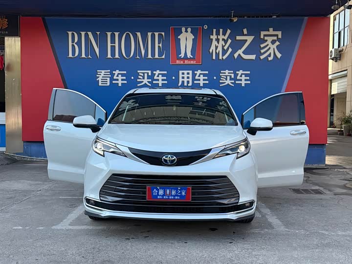 Фото 6 - Toyota Sienna