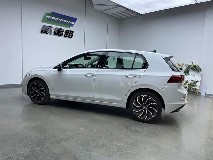 Фото 7 - Volkswagen Golf