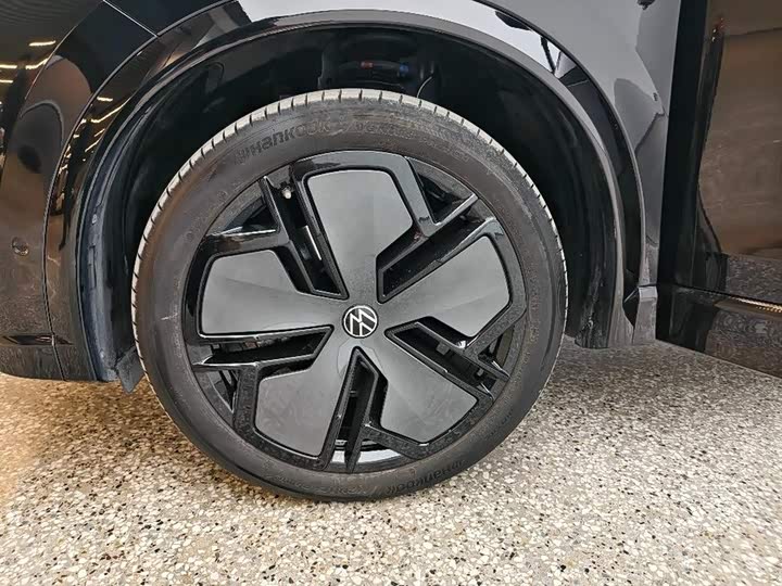 Фото 7 - Volkswagen Tiguan L Pro