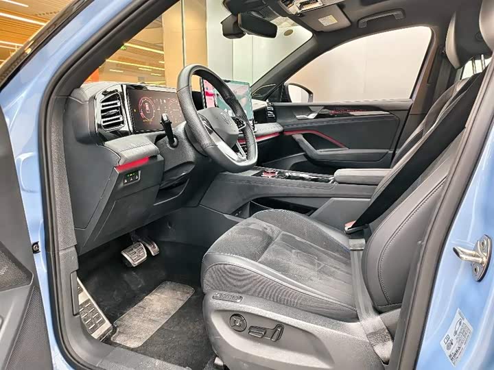 Фото 8 - Volkswagen Tiguan L Pro