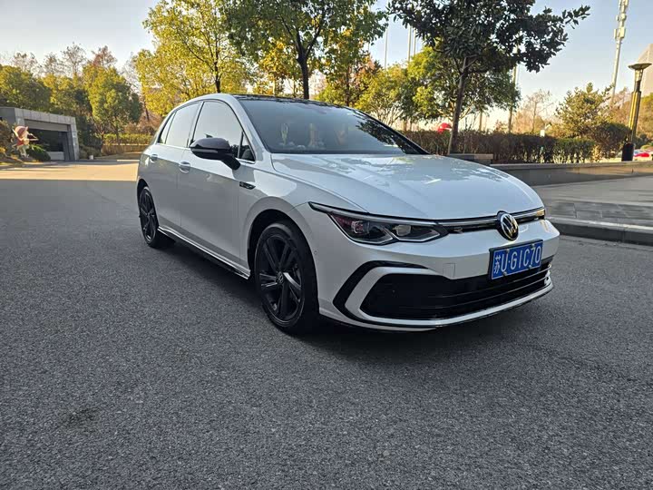 Фото 3 - Volkswagen Golf