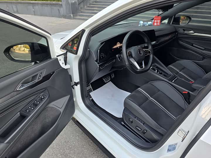 Фото 4 - Volkswagen Golf