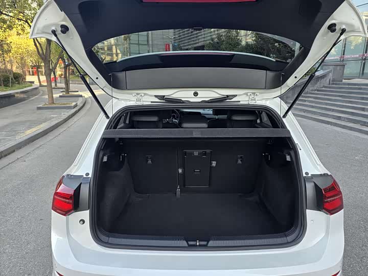 Фото 9 - Volkswagen Golf