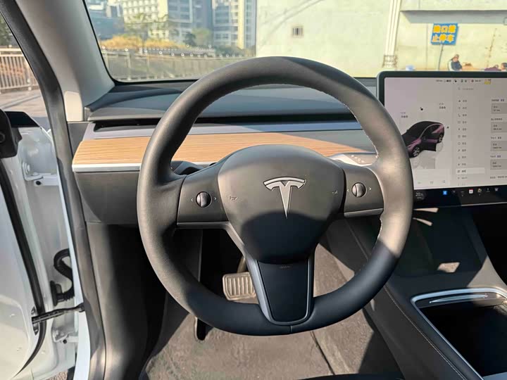 Фото 6 - Tesla Model Y