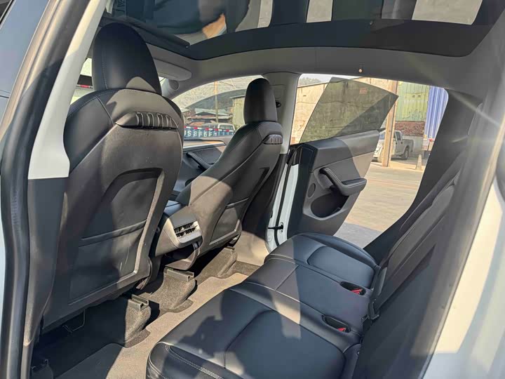 Фото 9 - Tesla Model Y