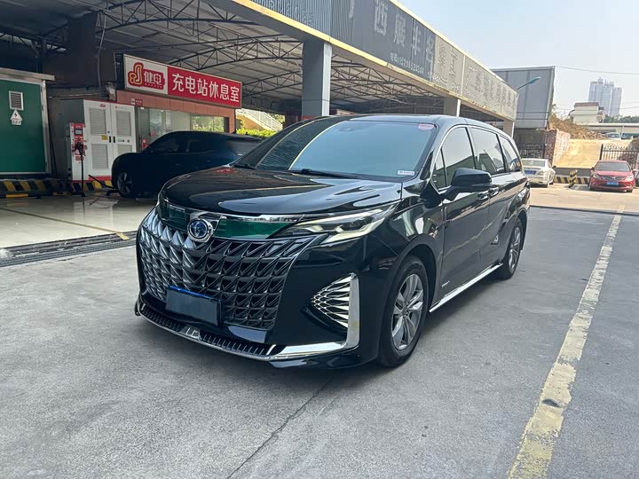 Фото 1 - Toyota Sienna