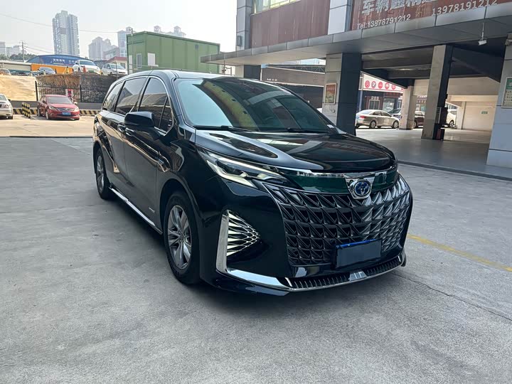 Фото 3 - Toyota Sienna