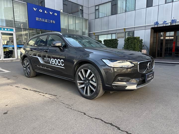 Фото 3 - Volvo V90