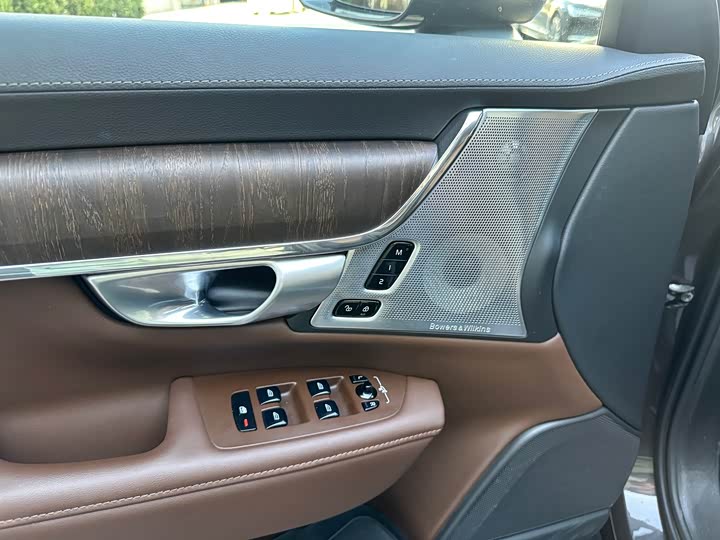 Фото 6 - Volvo V90