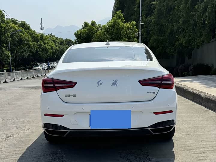 Фото 5 - Hongqi H5