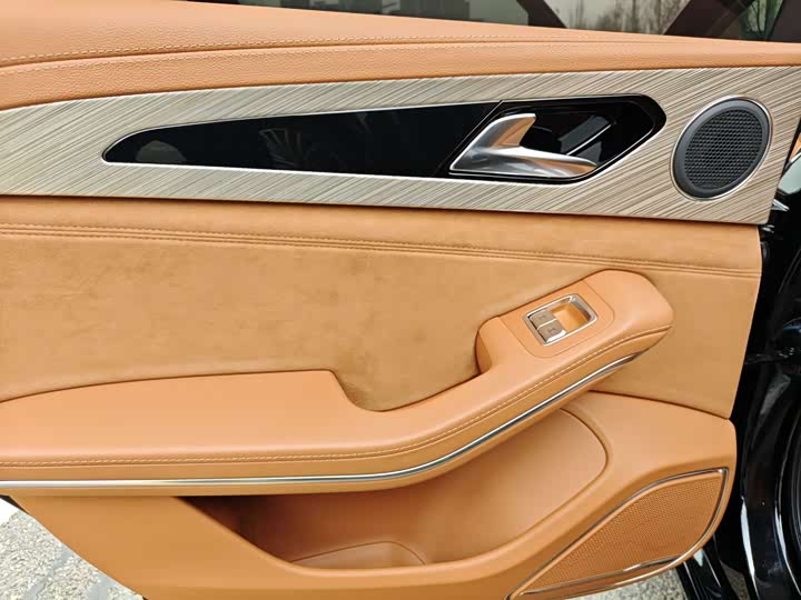 Фото 9 - Hongqi H9