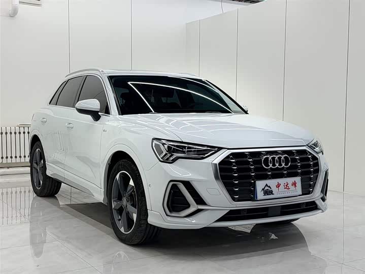 Фото 4 - Audi Q3