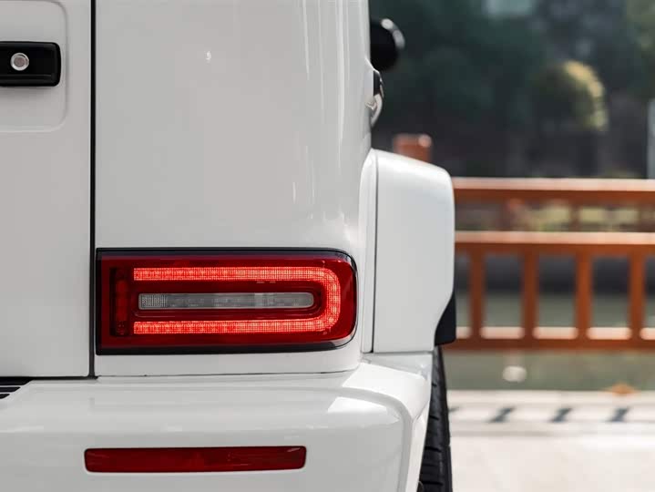 Фото 8 - Mercedes-Benz G-Class