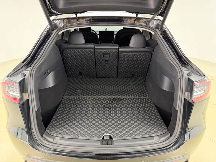 Фото 8 - Tesla Model Y