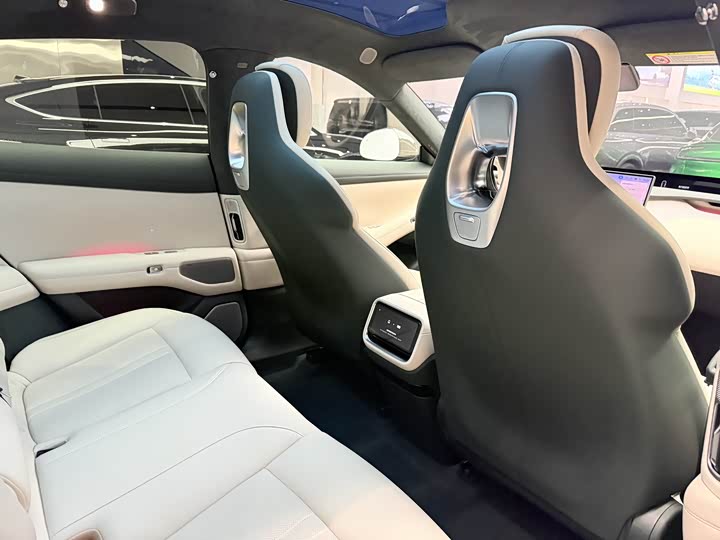 Фото 7 - Xiaomi YU7