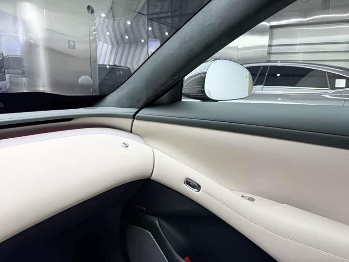 Фото 9 - Xiaomi YU7