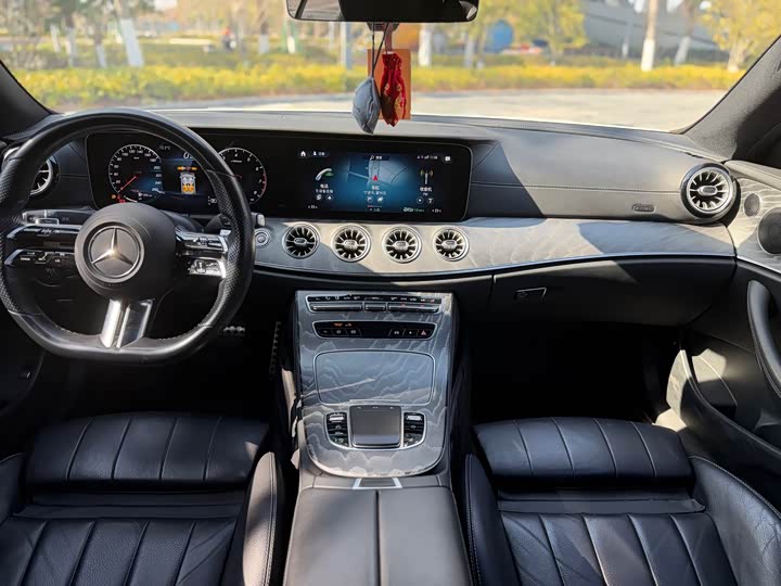 Фото 8 - Mercedes-Benz E-Class