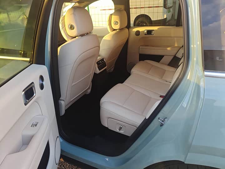 Фото 6 - LiXiang L6