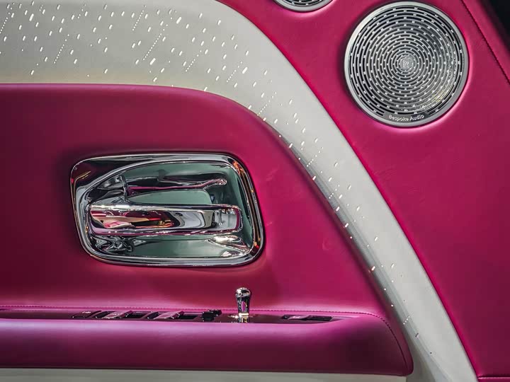 Фото 6 - Rolls-Royce Spectre