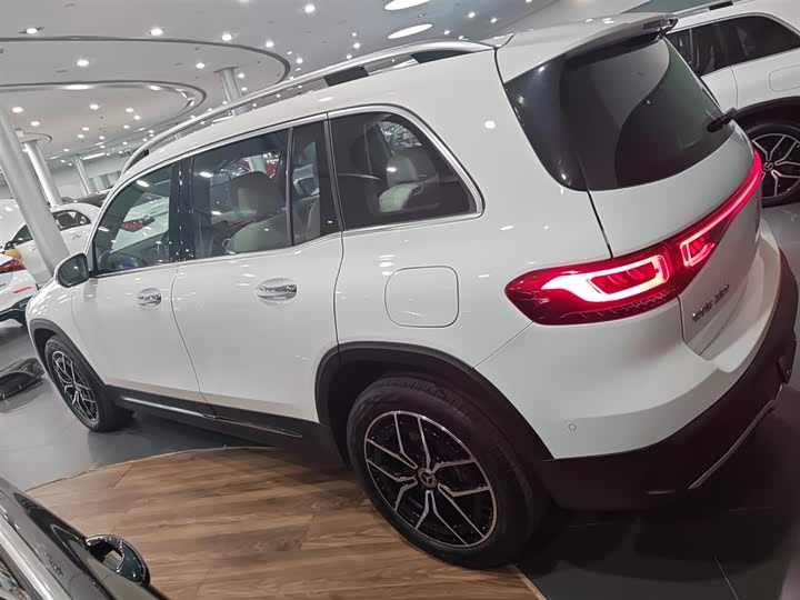 Фото 5 - Mercedes-Benz EQB