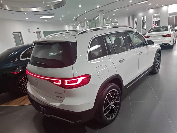 Фото 7 - Mercedes-Benz EQB