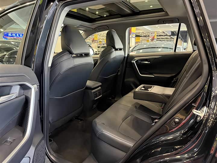 Фото 5 - Toyota Wildlander