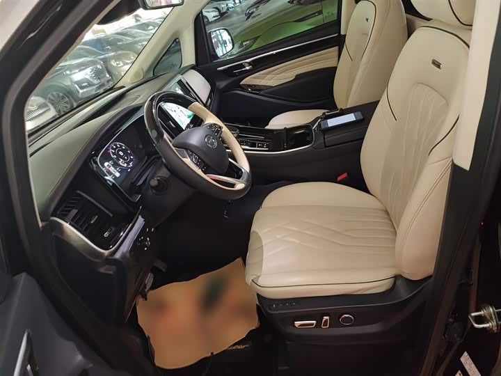 Фото 7 - GAC Trumpchi M8