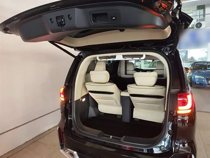 Фото 9 - GAC Trumpchi M8