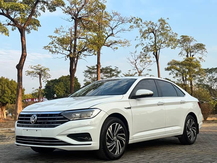 Фото 1 - Volkswagen Sagitar L