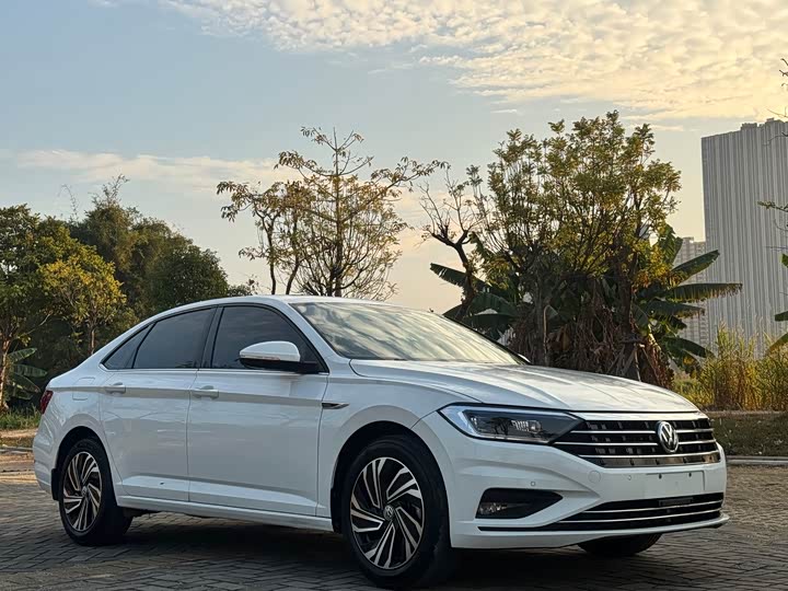 Фото 3 - Volkswagen Sagitar L