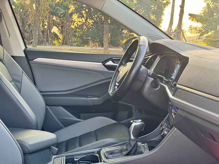 Фото 8 - Volkswagen Sagitar L