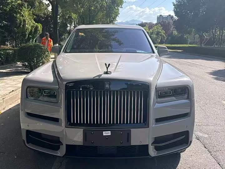 Фото 2 - Rolls-Royce Cullinan