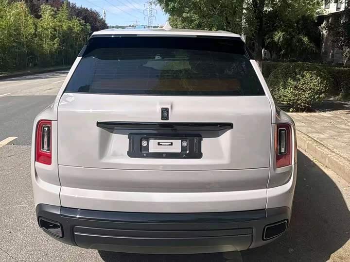 Фото 5 - Rolls-Royce Cullinan