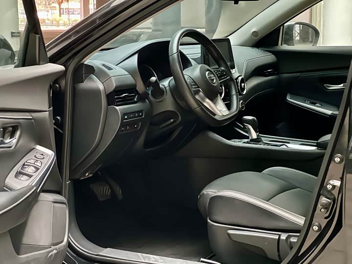 Фото 3 - Nissan Sylphy