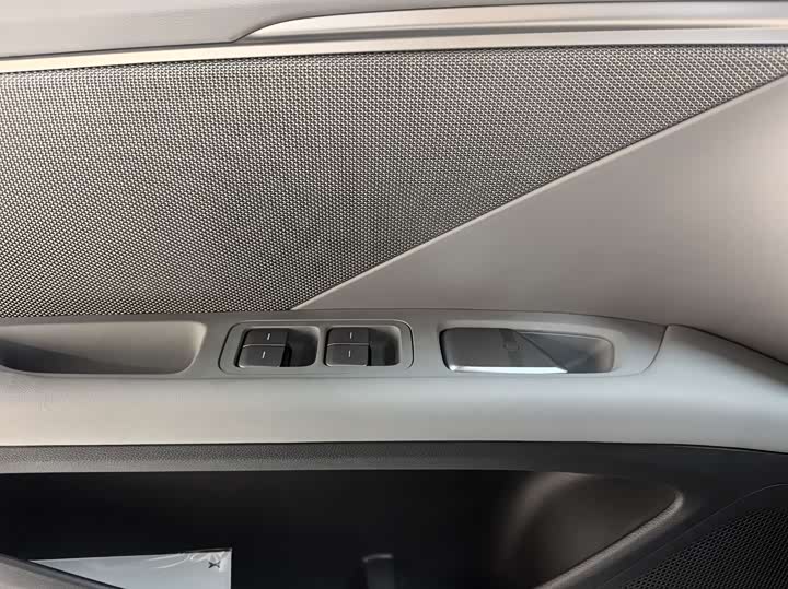 Фото 5 - XPeng Mona M03