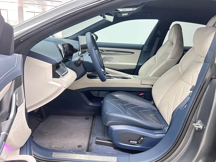 Фото 6 - Zeekr 001