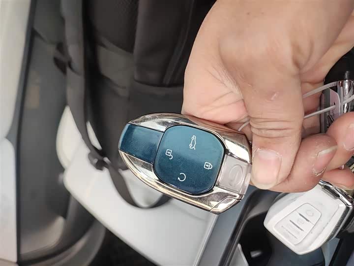 Фото 9 - GAC Trumpchi GS8