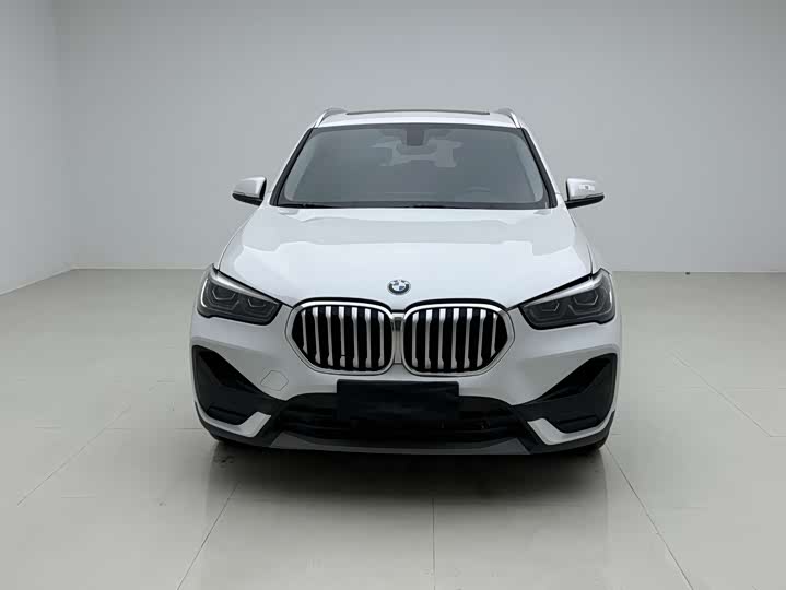 Фото 2 - BMW X1
