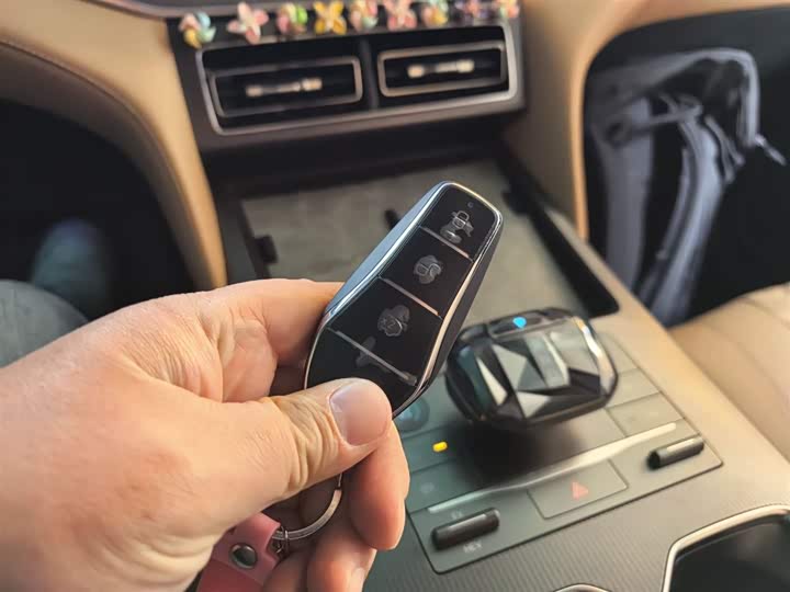 Фото 9 - BYD Song L DM-i Hybrid