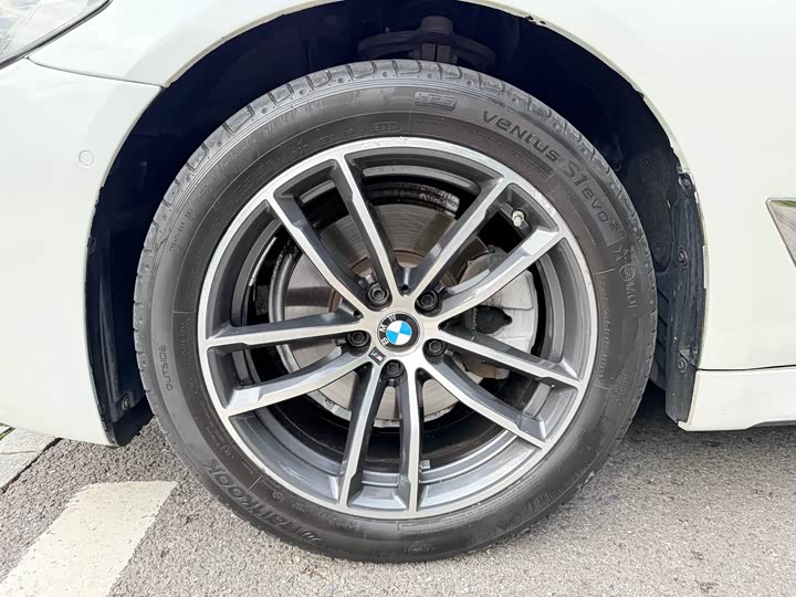 Фото 5 - BMW 5 Series