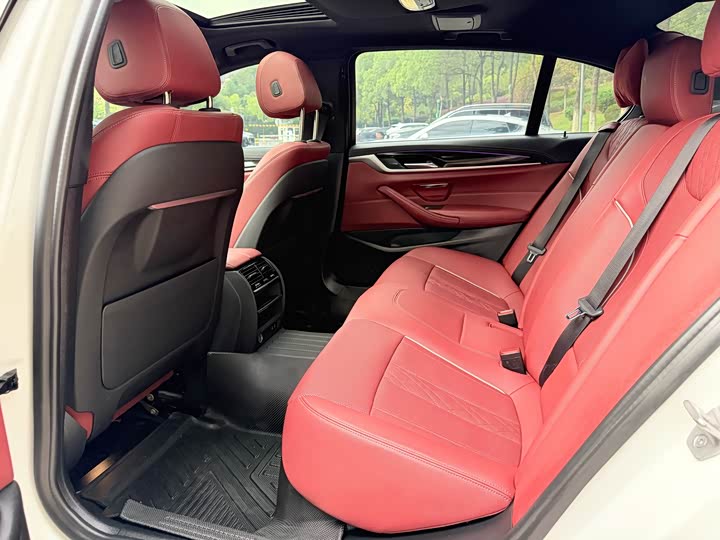 Фото 8 - BMW 5 Series