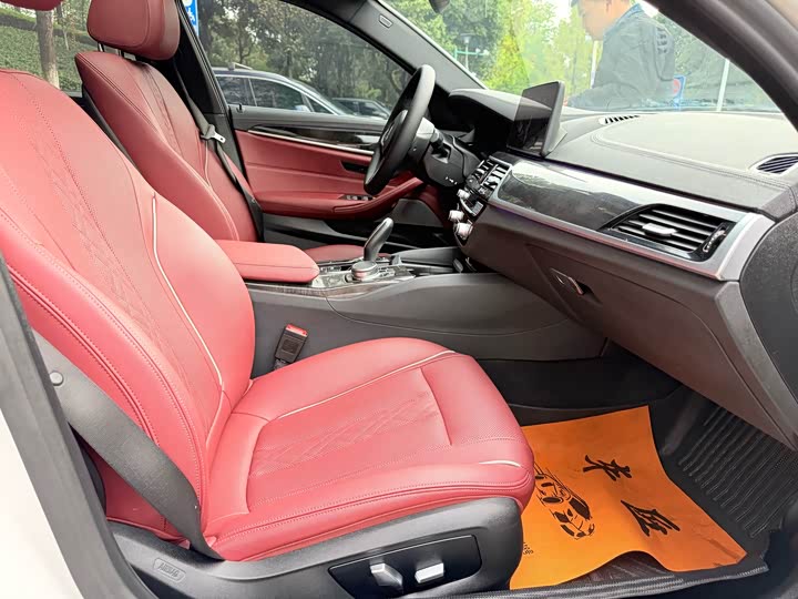 Фото 9 - BMW 5 Series