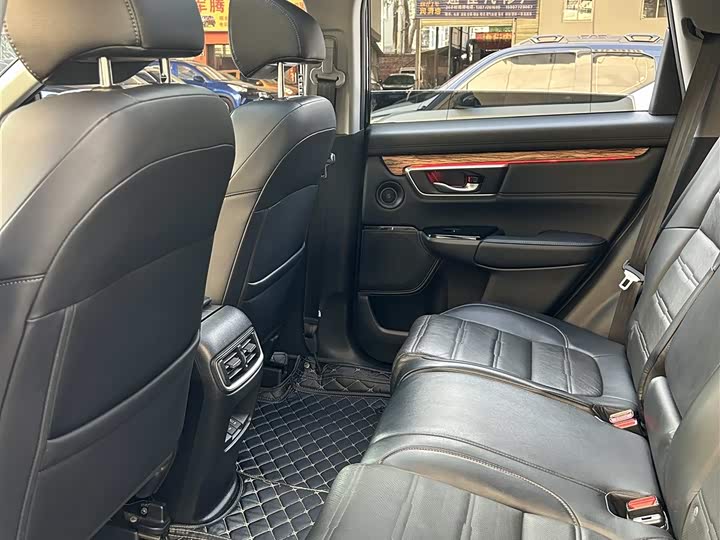 Фото 9 - Honda CR-V