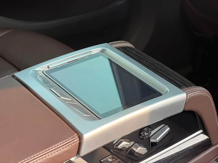 Фото 8 - BMW 7 Series