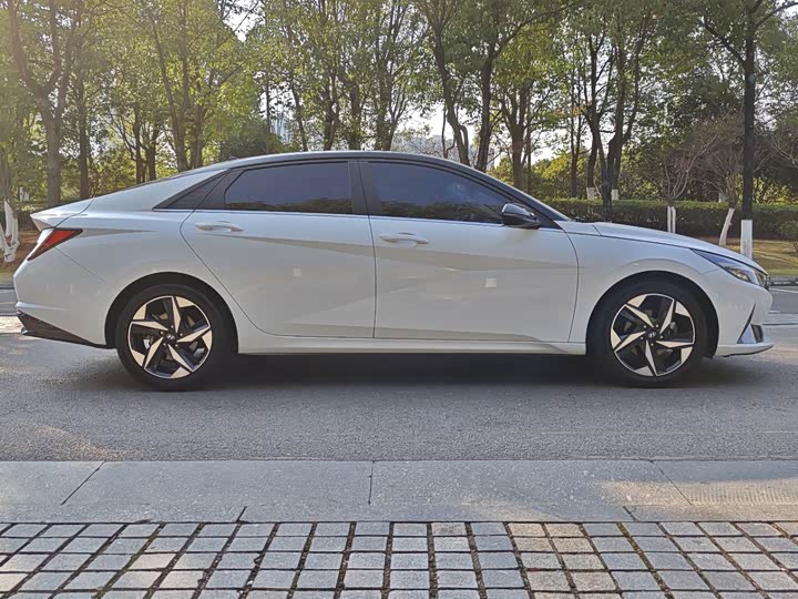 Фото 7 - Hyundai Elantra N line