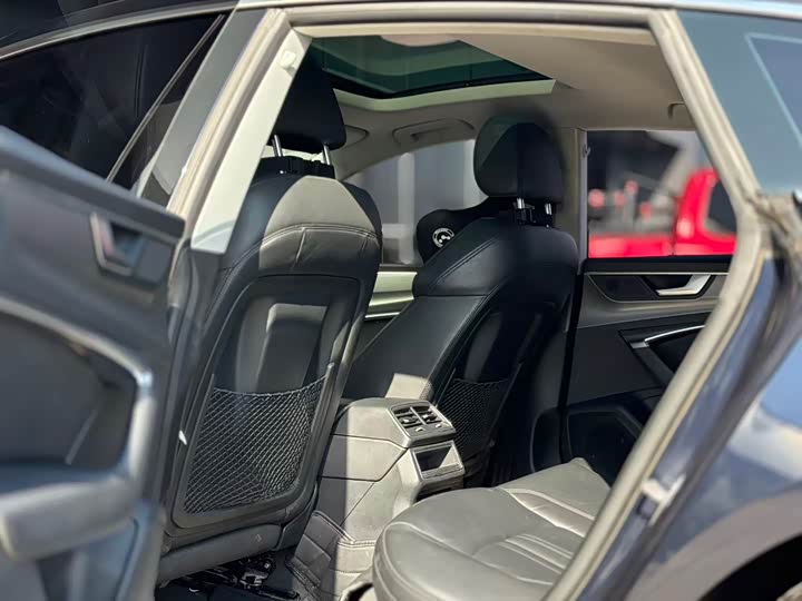 Фото 8 - Audi A7